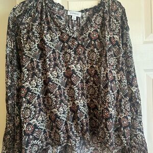 Evereve Women's burgundy and navy  Patterned blouse